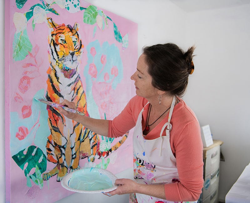 Kellie-Day-painting-tiger-800